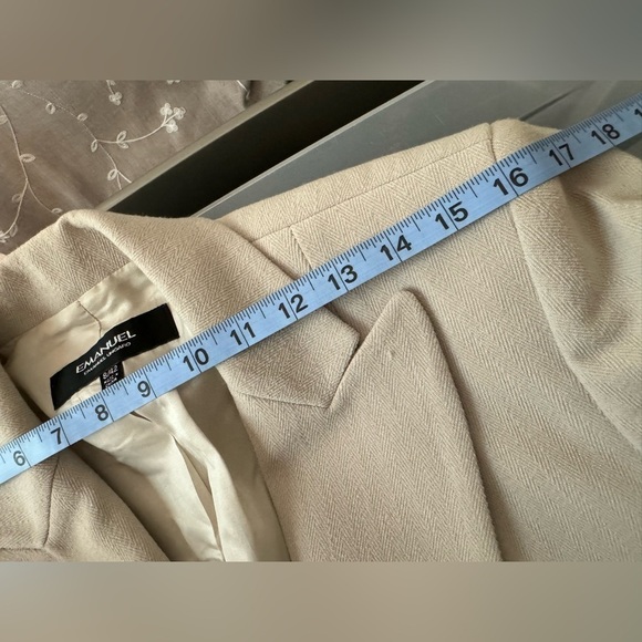 Emanuel Ungaro beige suit separate blazer jacket size 8 euro 42 - Picture 4 of 14
